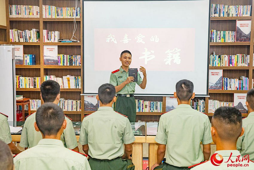 探访武警广西总队百色支队那坡中队的“强军书屋” 探访,武警,警广,广西,总队