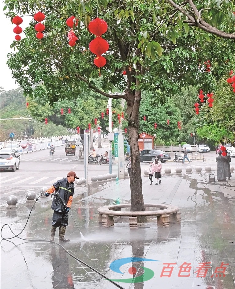 百色市环卫工人开展节前市区主次道路净化行动 百色,百色市,环卫,环卫工人,工人