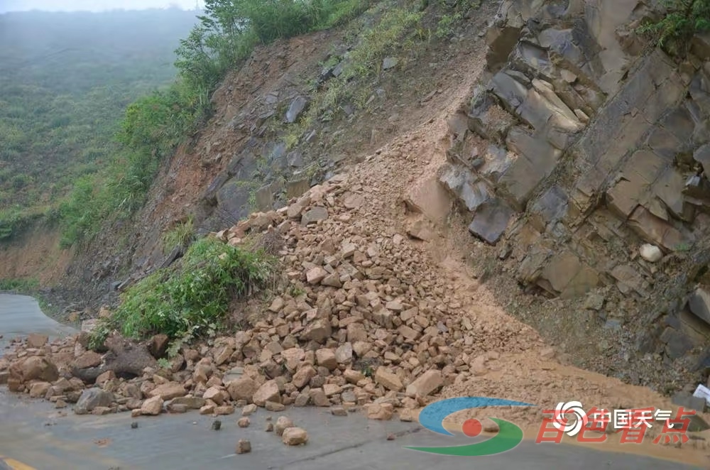 百色市遭遇持续强降雨 致多条乡村道路出现塌方 百色,百色市,遭遇,持续,续强