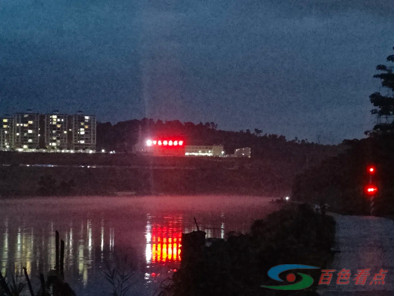 领略了烟雨弥漫的右江河面，真的是仙气飘飘 领略,烟雨,弥漫,右江,右江河