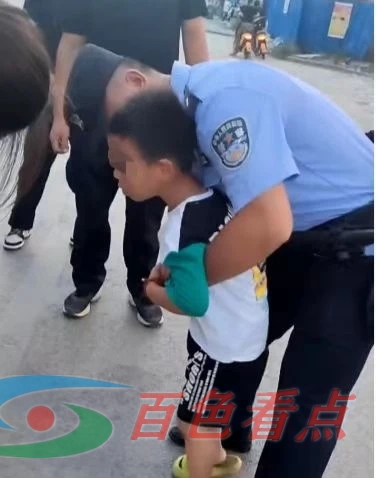 好人好事丨危急时刻 民警用“海姆立克急救法”助孩子脱险 